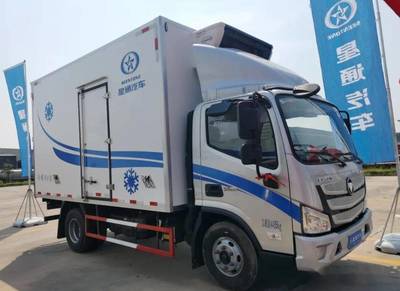 星通汽車全新冷藏車亮相華中物流展，引領(lǐng)冷鏈物流新變革